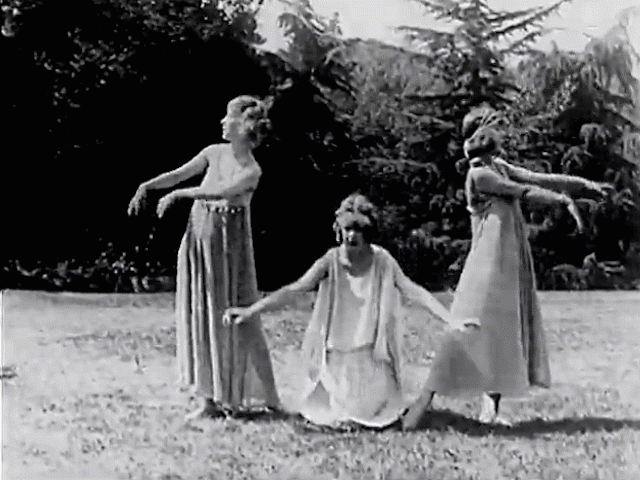 Isadora Duncan performance with animated motion